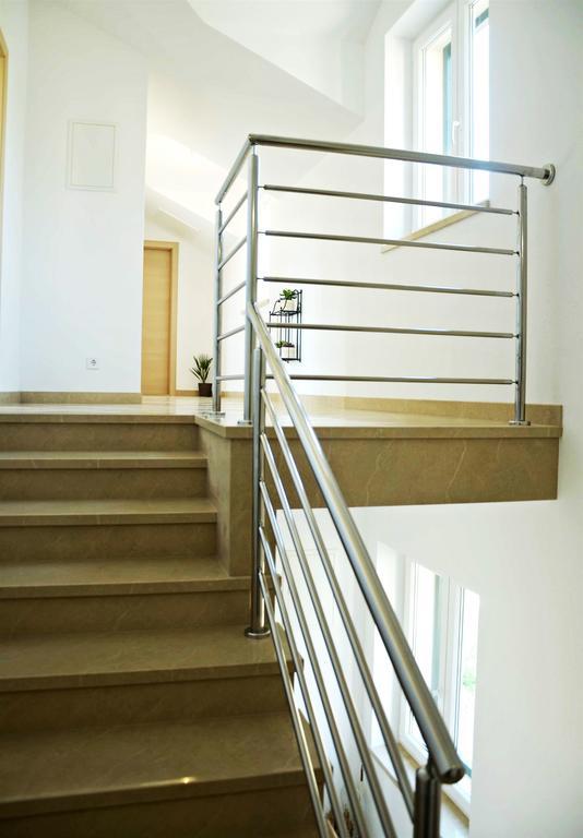 Apartment Luna Постира Экстерьер фото