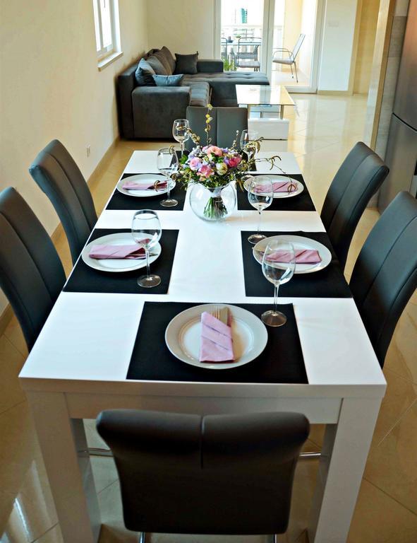 Apartment Luna Постира Экстерьер фото