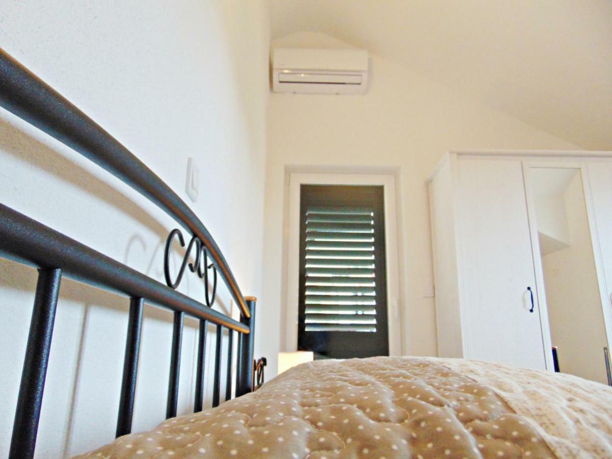Apartment Luna Постира Экстерьер фото